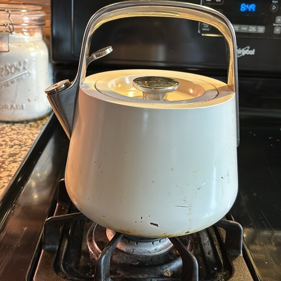 Caraway whistling tea kettle - Picture 3 of 7